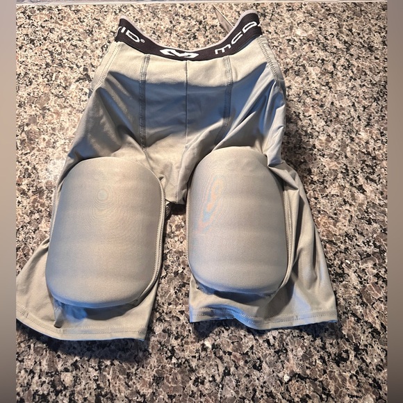 McDavid Other - NWT, McDavid Hex Rival 5 padded hip football girdle.